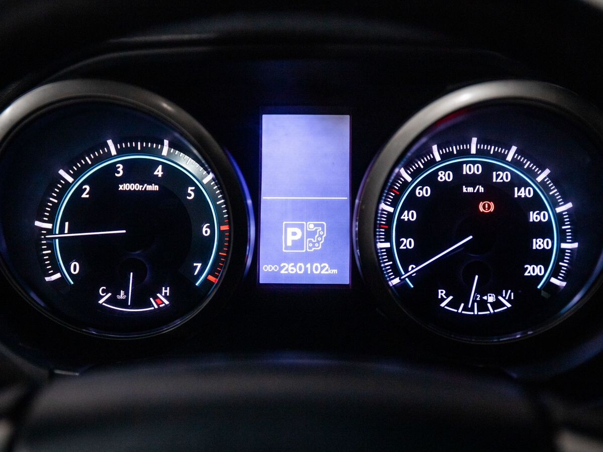 Toyota Land Cruiser Prado 2010 - фото автомобиля