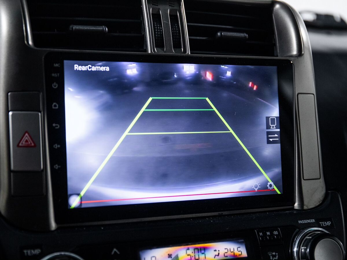 Toyota Land Cruiser Prado 2010 - фото автомобиля