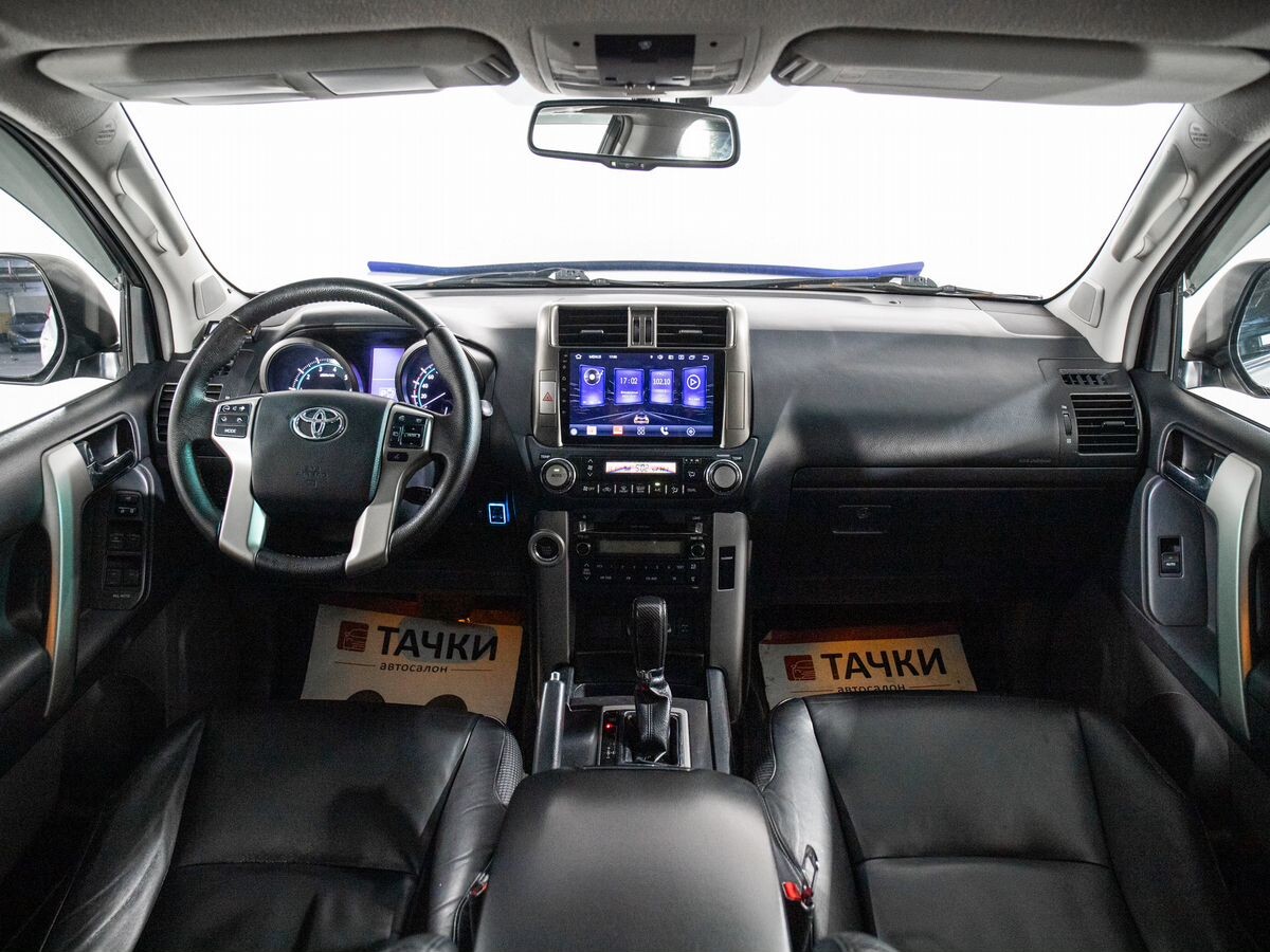 Toyota Land Cruiser Prado 2010 - фото автомобиля