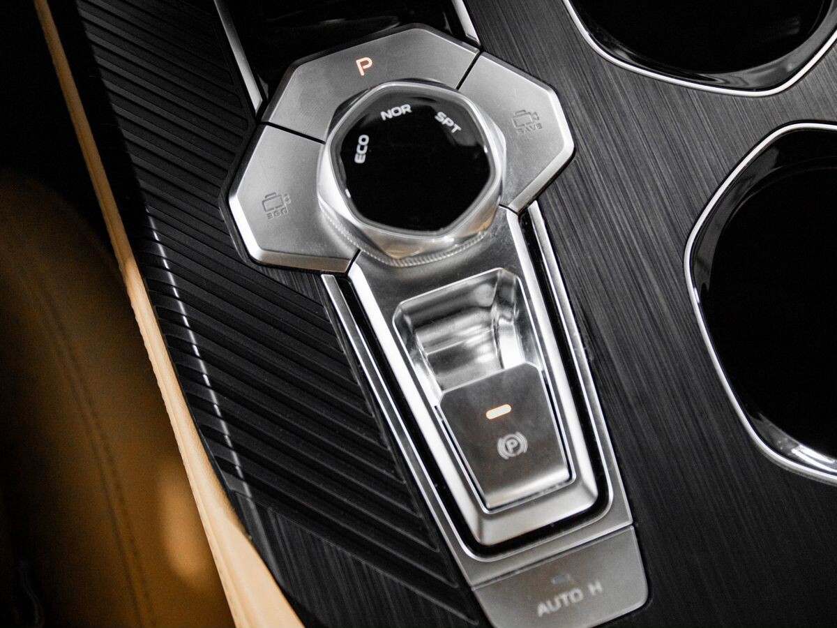 Changan UNI-K 2023 - фото автомобиля