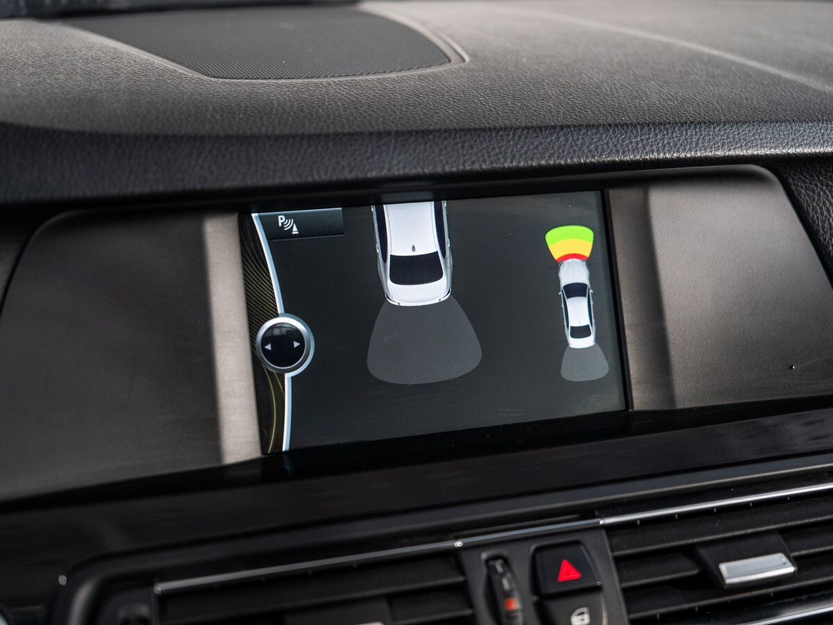 BMW 5 серии 2012 - фото автомобиля