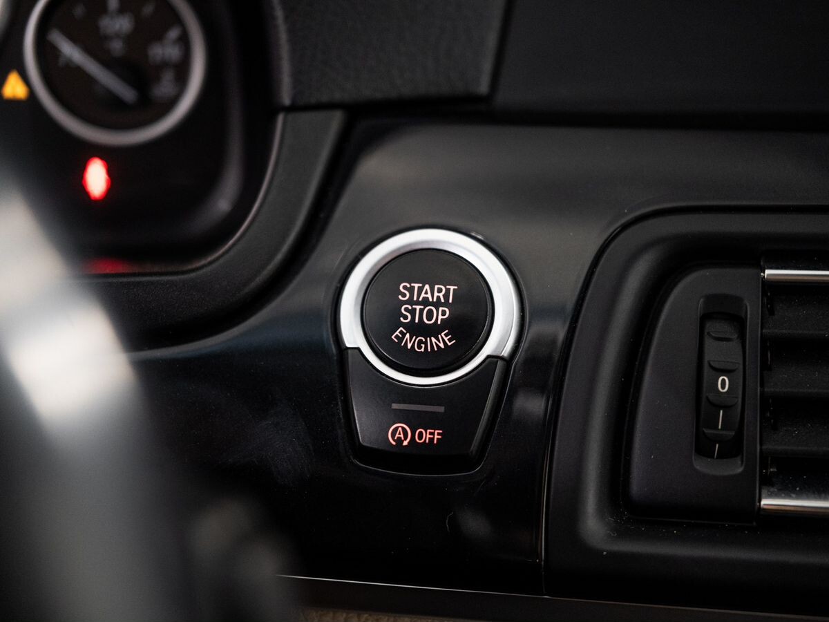 BMW 5 серии 2012 - фото автомобиля