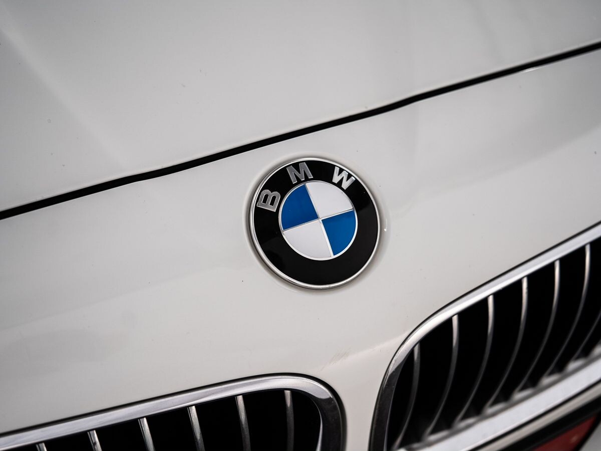 BMW 5 серии 2012 - фото автомобиля