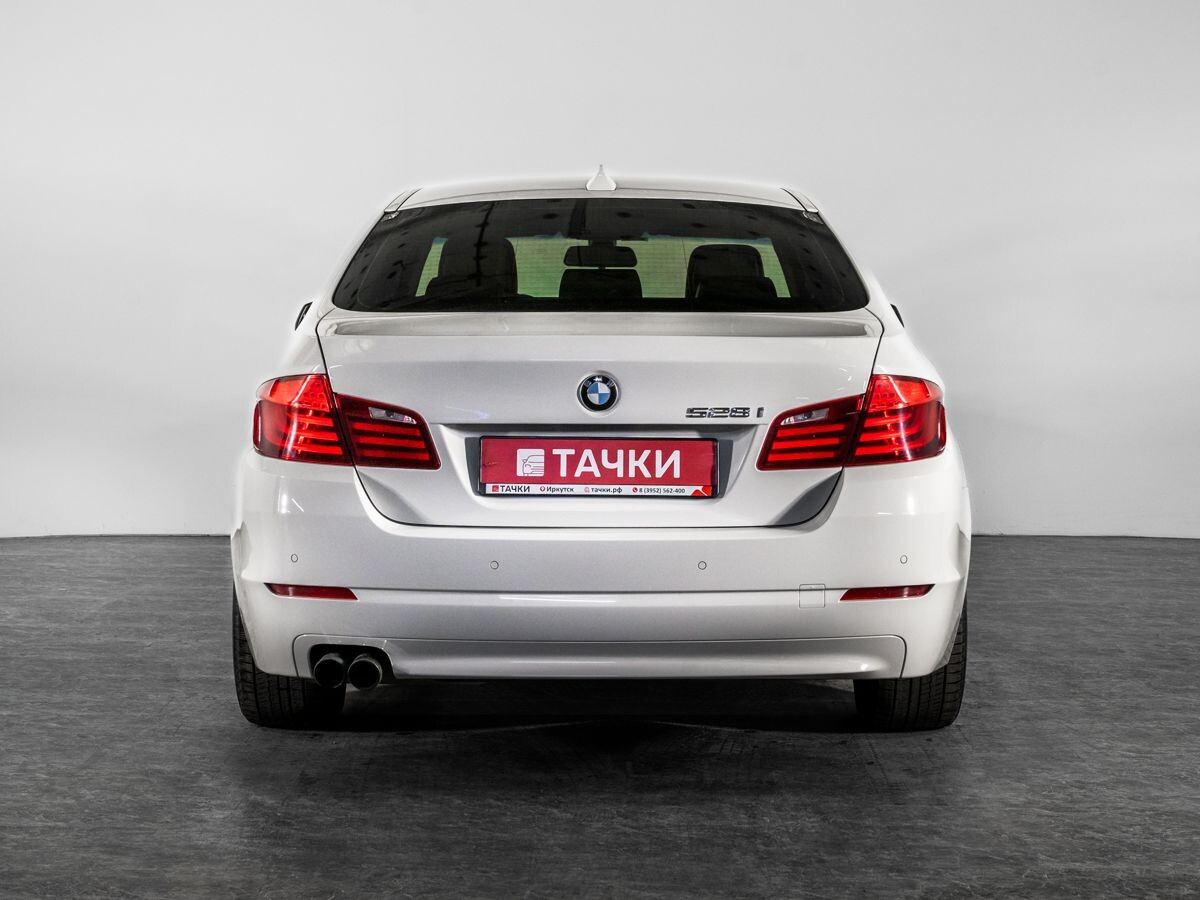 BMW 5 серии 2012 - фото автомобиля