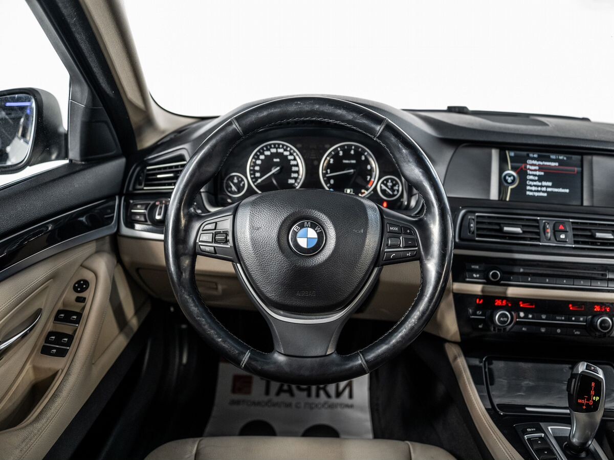 BMW 5 серии 2012 - фото автомобиля