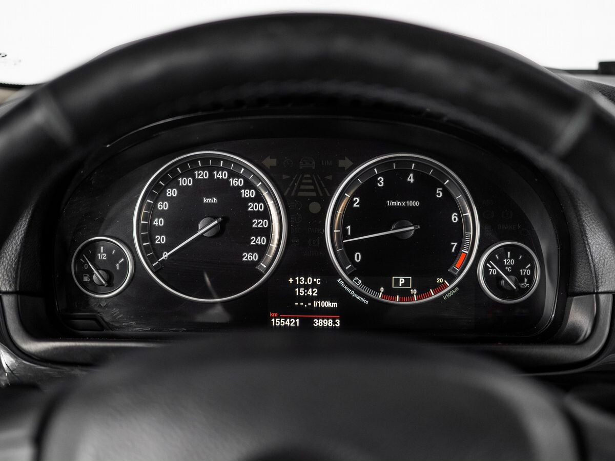 BMW 5 серии 2012 - фото автомобиля