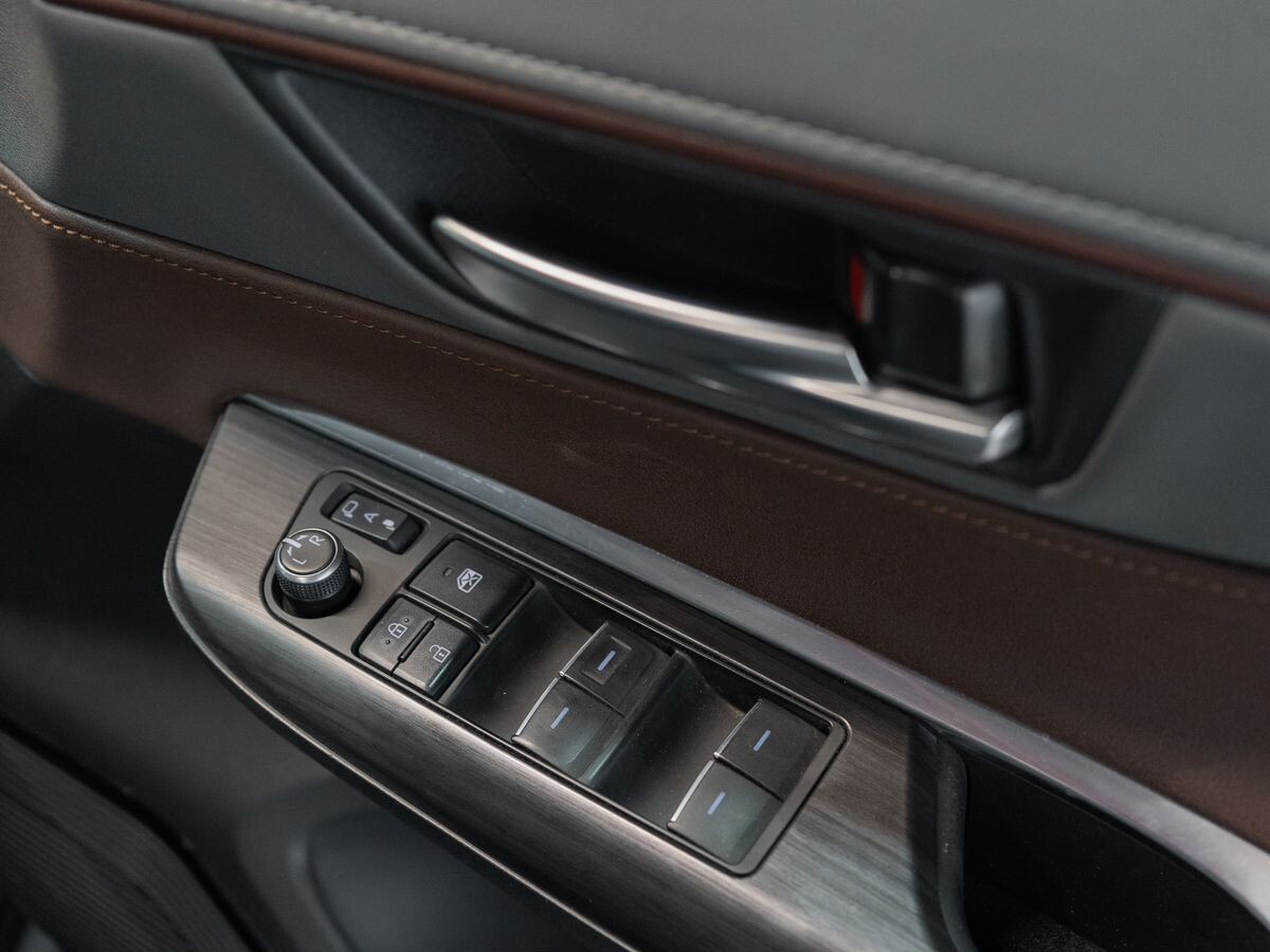 Toyota Harrier 2020 - фото автомобиля