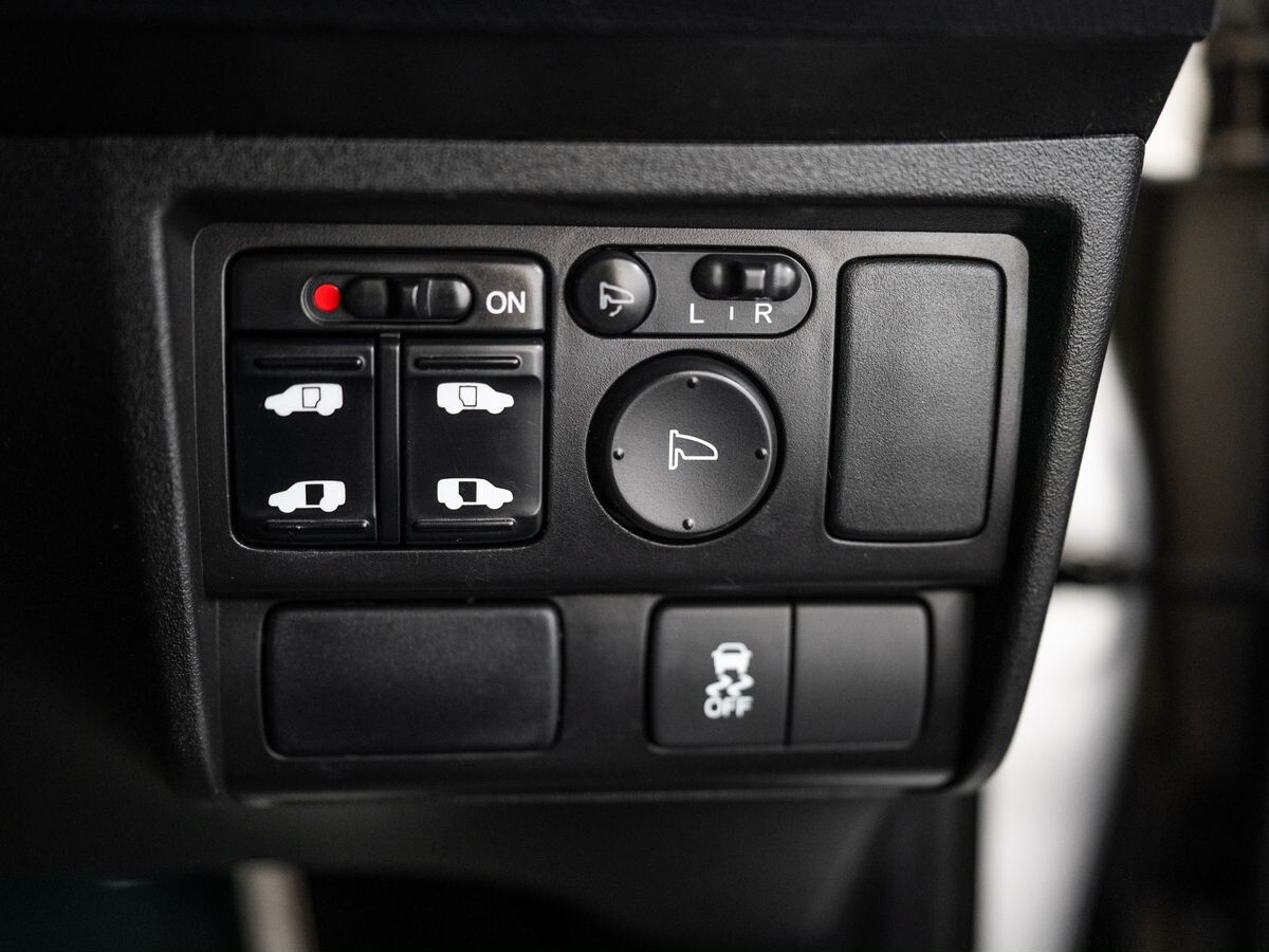 Honda Freed Spike 2012 - фото автомобиля