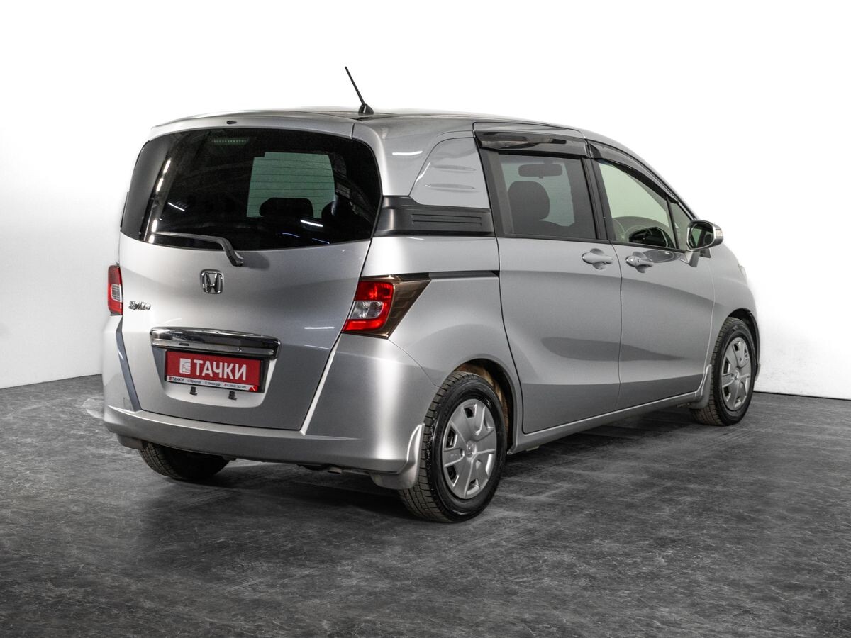 Honda Freed Spike 2012 - фото автомобиля