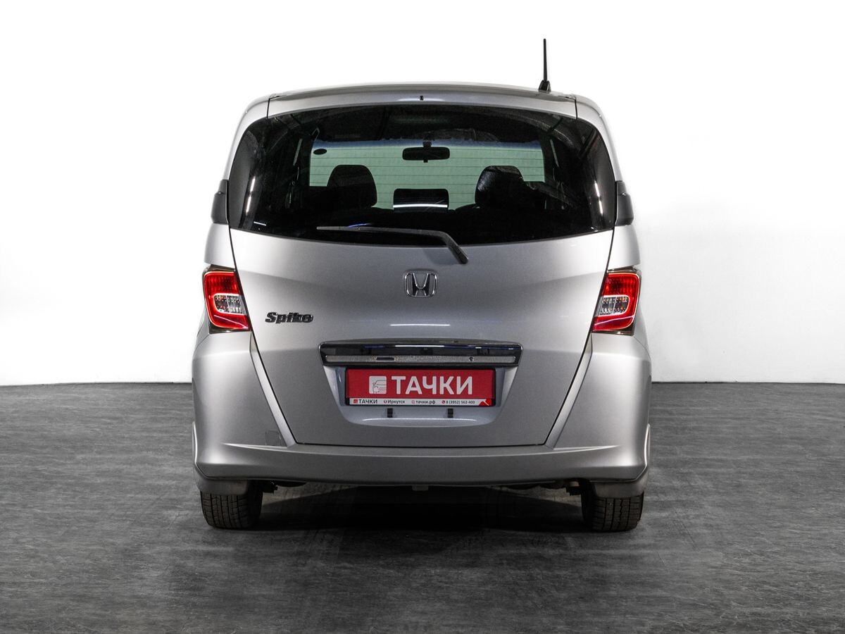 Honda Freed Spike 2012 - фото автомобиля