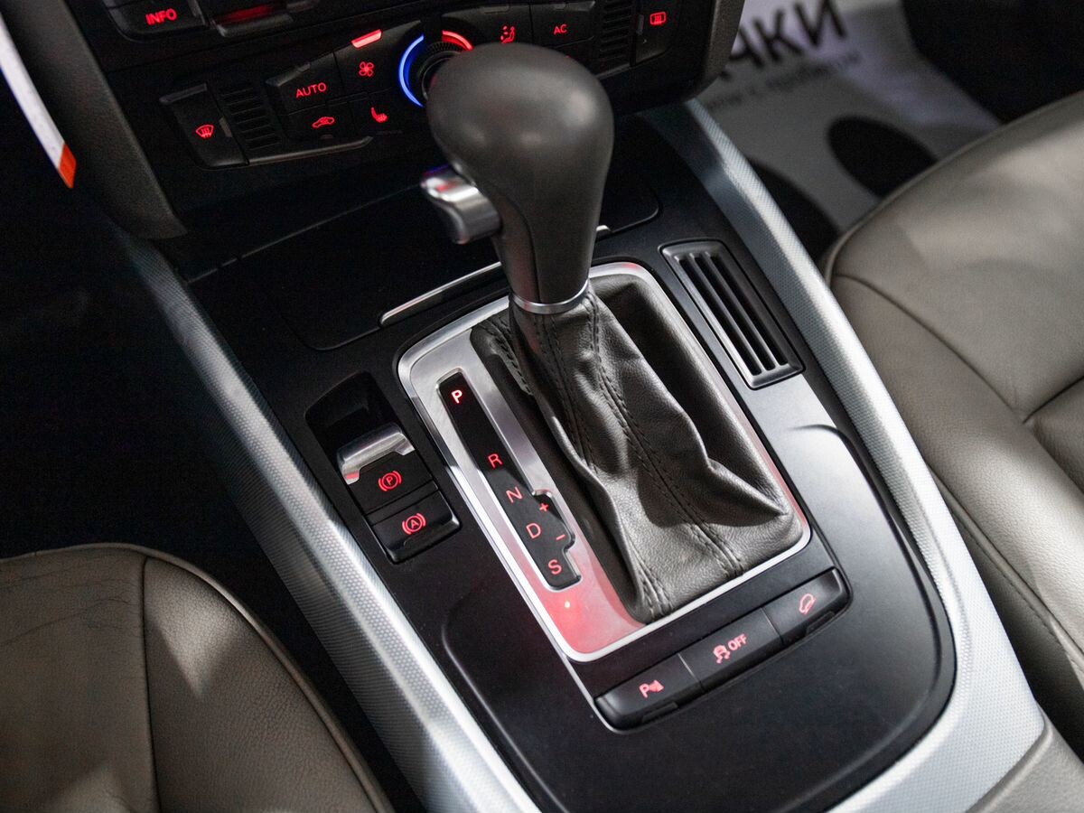 Audi Q5 2010 - фото автомобиля