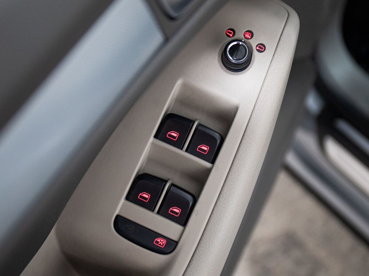 Audi Q5 2010 - фото автомобиля