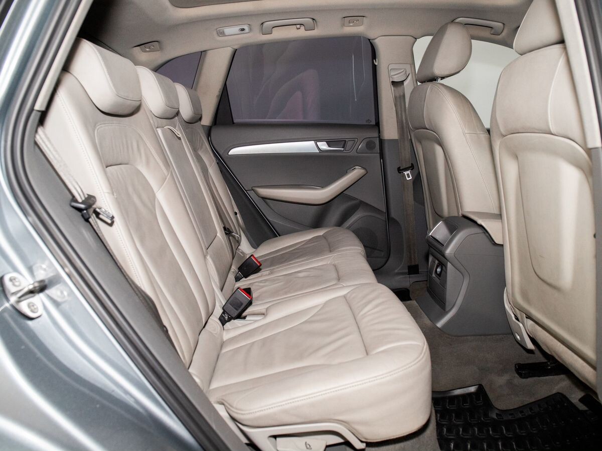 Audi Q5 2010 - фото автомобиля