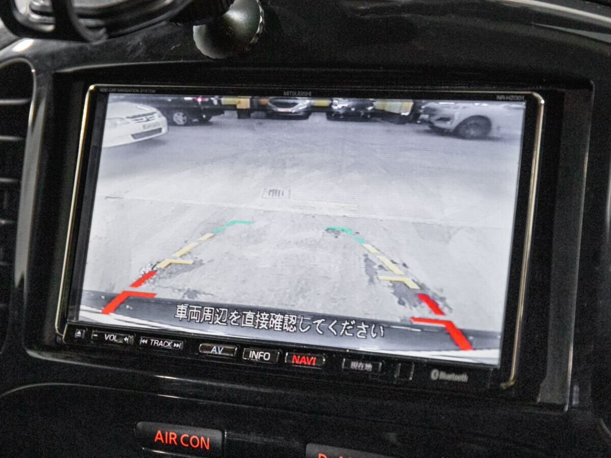 Nissan Juke 2010 - фото автомобиля