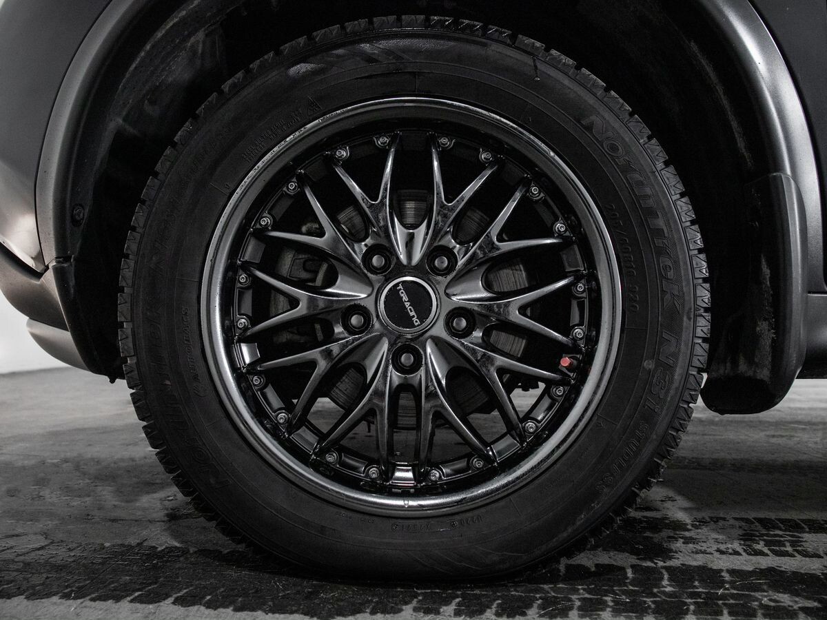 Nissan Juke 2010 - фото автомобиля