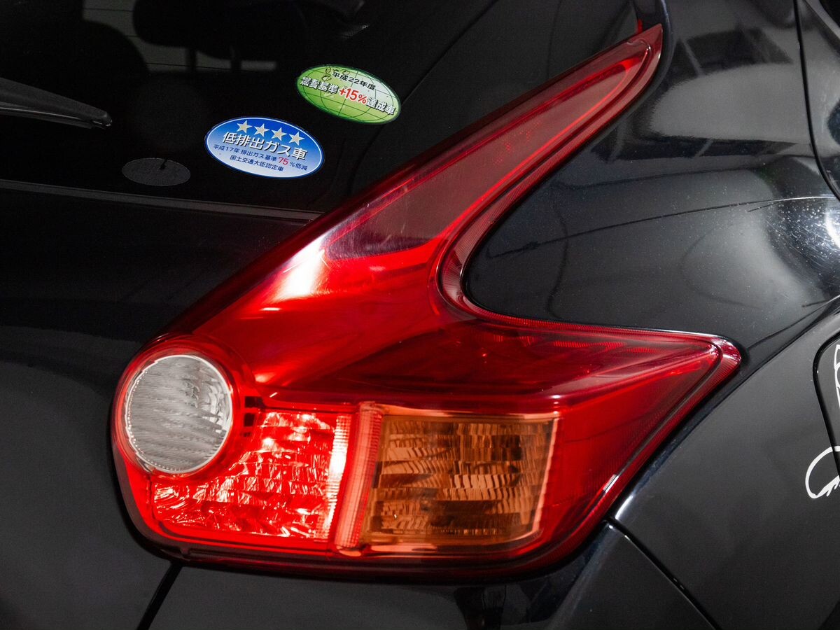 Nissan Juke 2010 - фото автомобиля