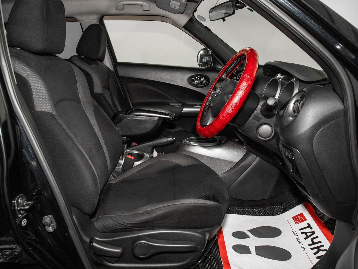 Nissan Juke 2010 - фото автомобиля