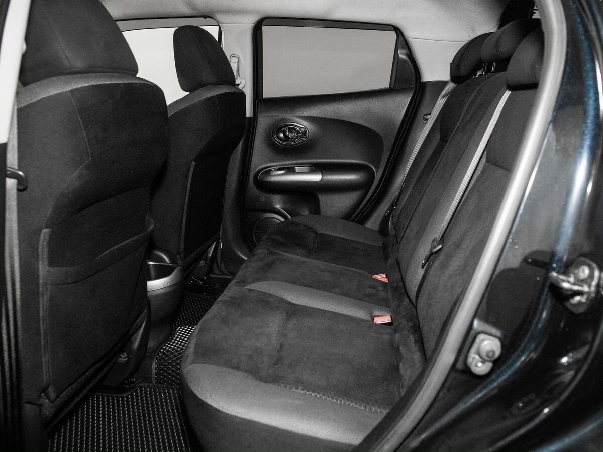 Nissan Juke 2010 - фото автомобиля