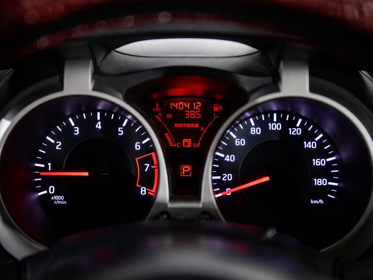 Nissan Juke 2010 - фото автомобиля