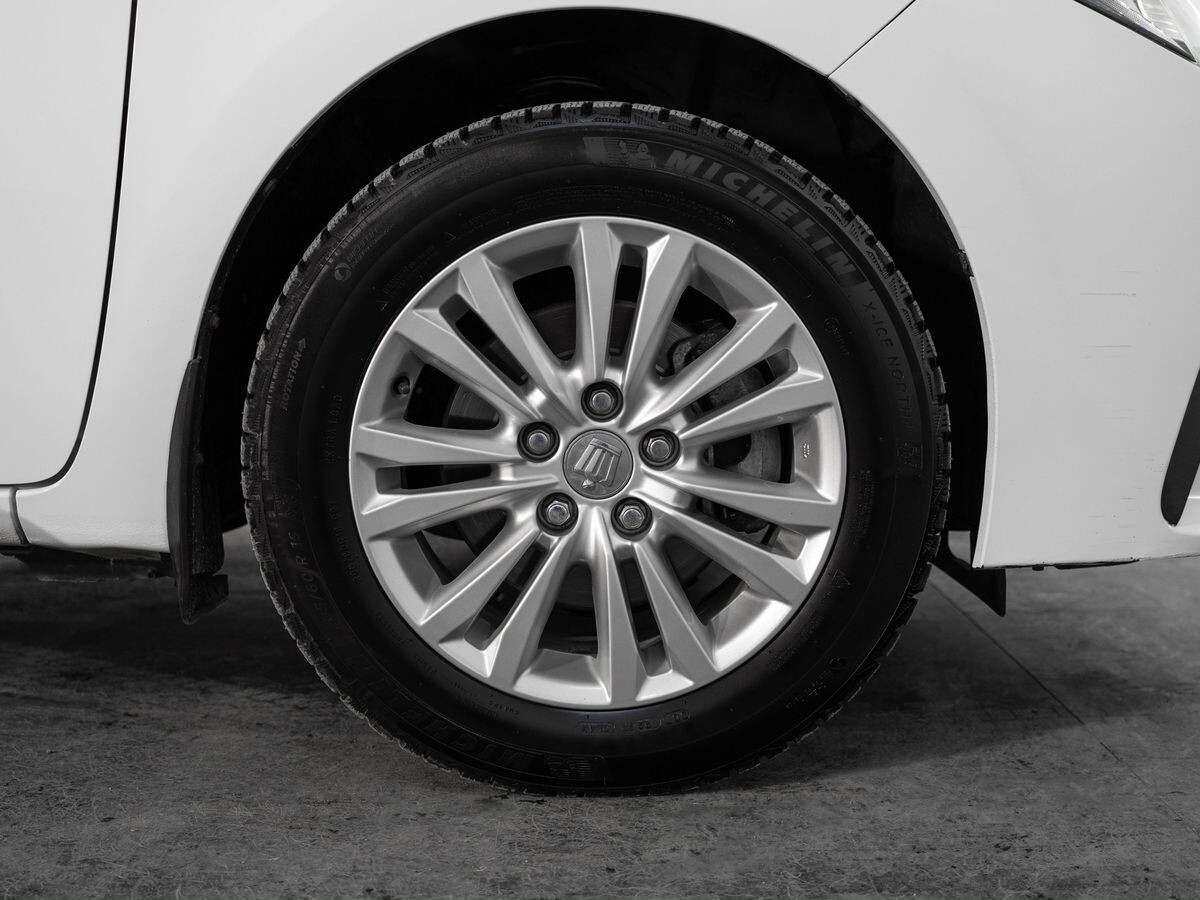 Toyota Corolla 2016 - фото автомобиля