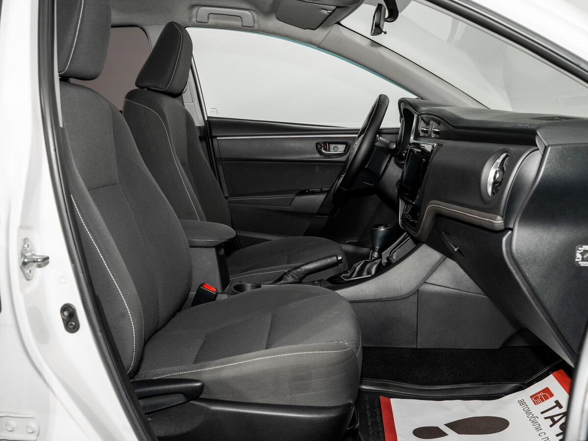 Toyota Corolla 2016 - фото автомобиля