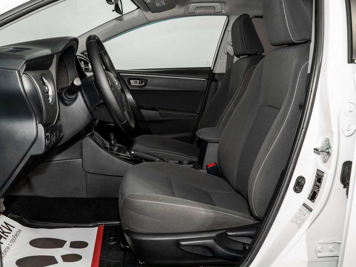 Toyota Corolla 2016 - фото автомобиля