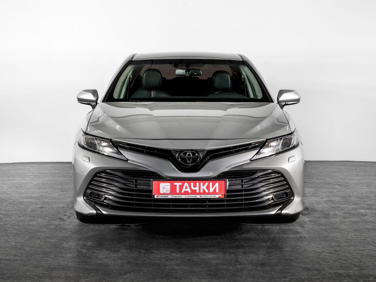 Toyota Camry 2020 - фото автомобиля