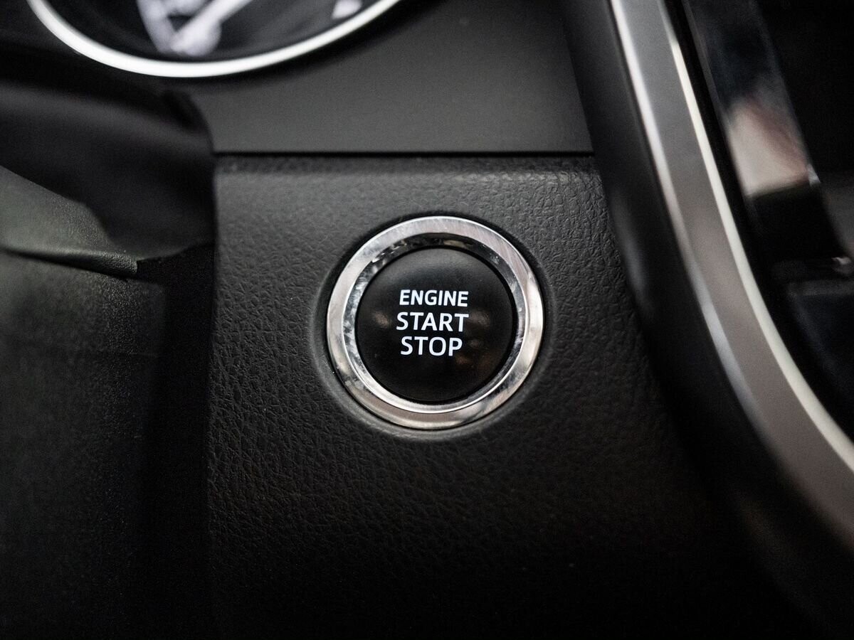 Toyota Camry 2020 - фото автомобиля