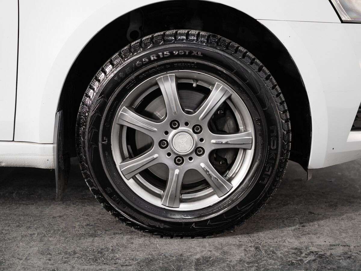 Skoda Octavia 2020 - фото автомобиля