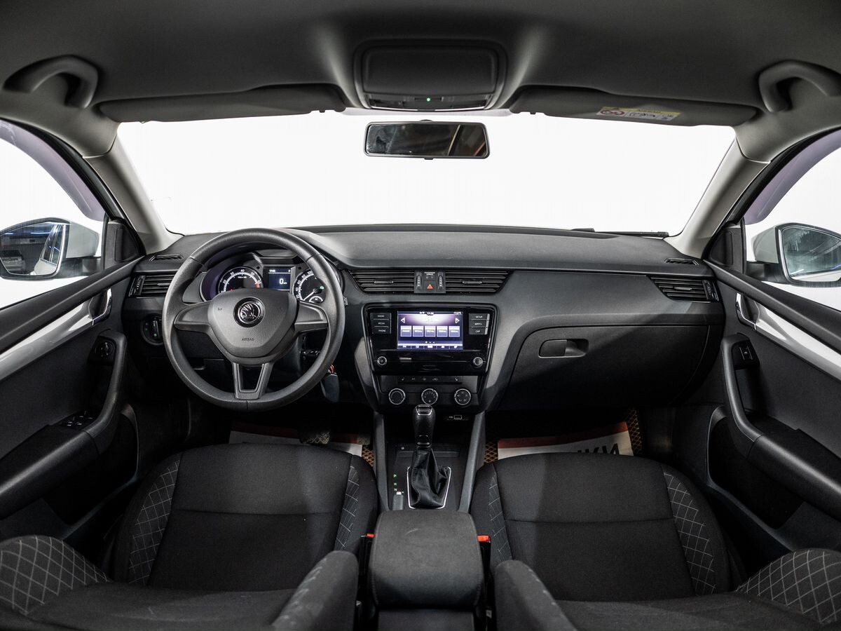 Skoda Octavia 2020 - фото автомобиля