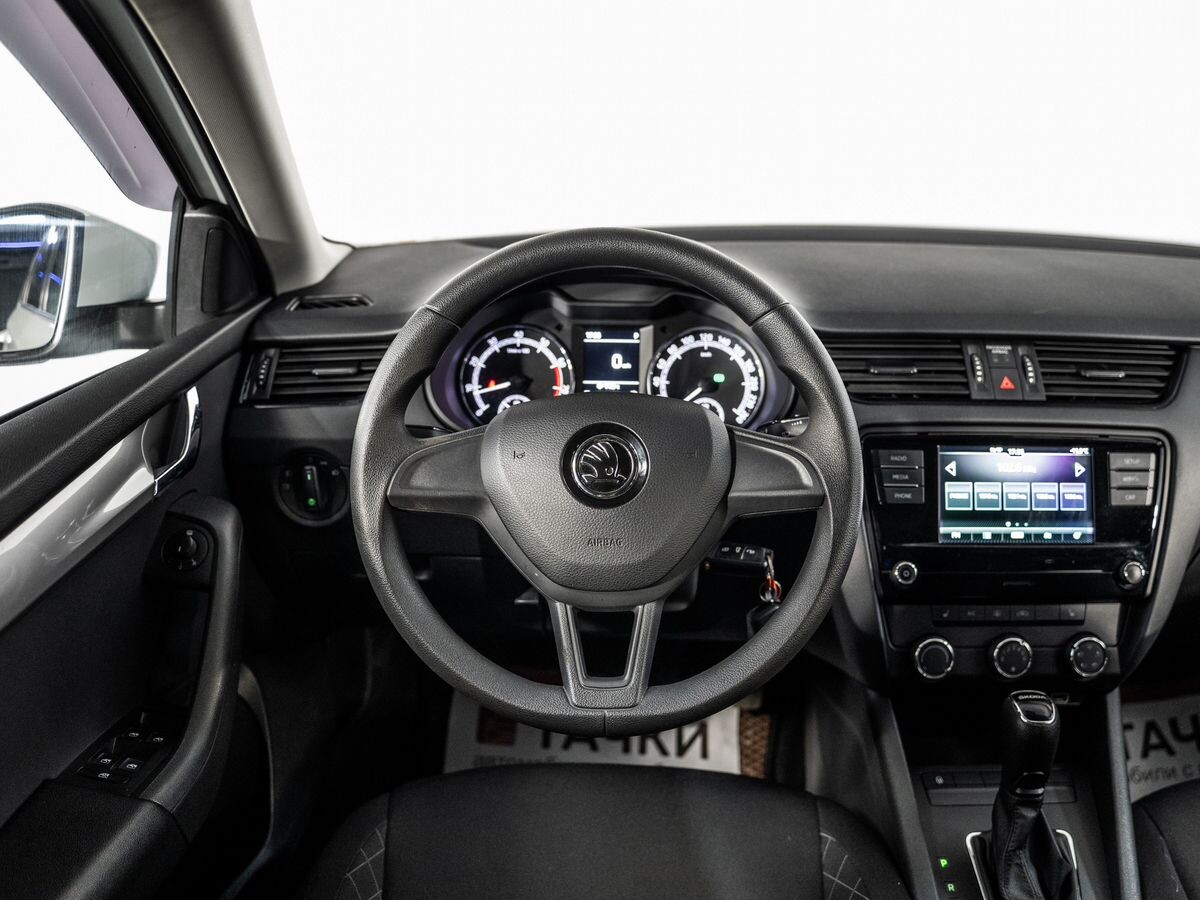 Skoda Octavia 2020 - фото автомобиля