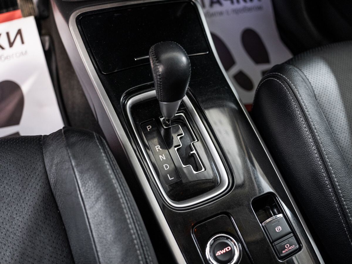 Mitsubishi Outlander 2017 - фото автомобиля