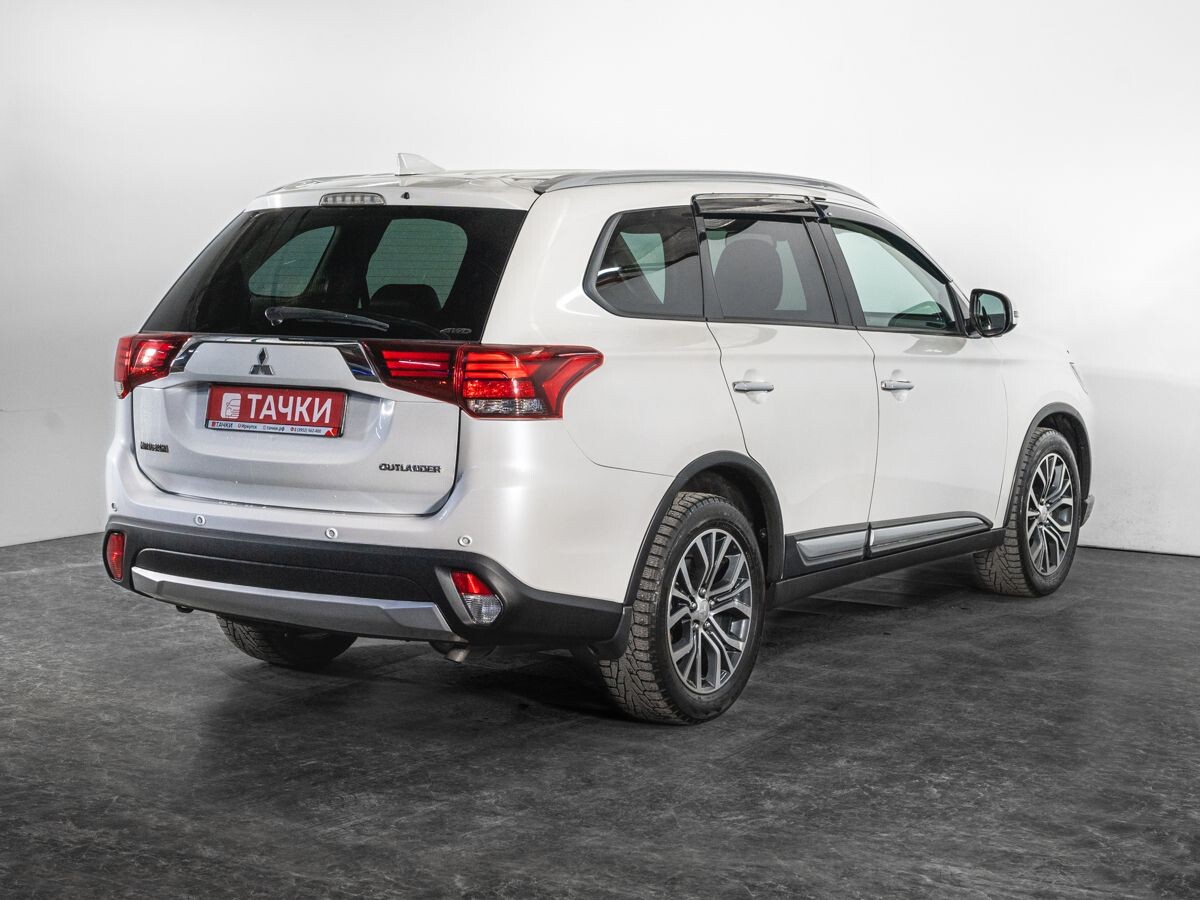 Mitsubishi Outlander 2017 - фото автомобиля