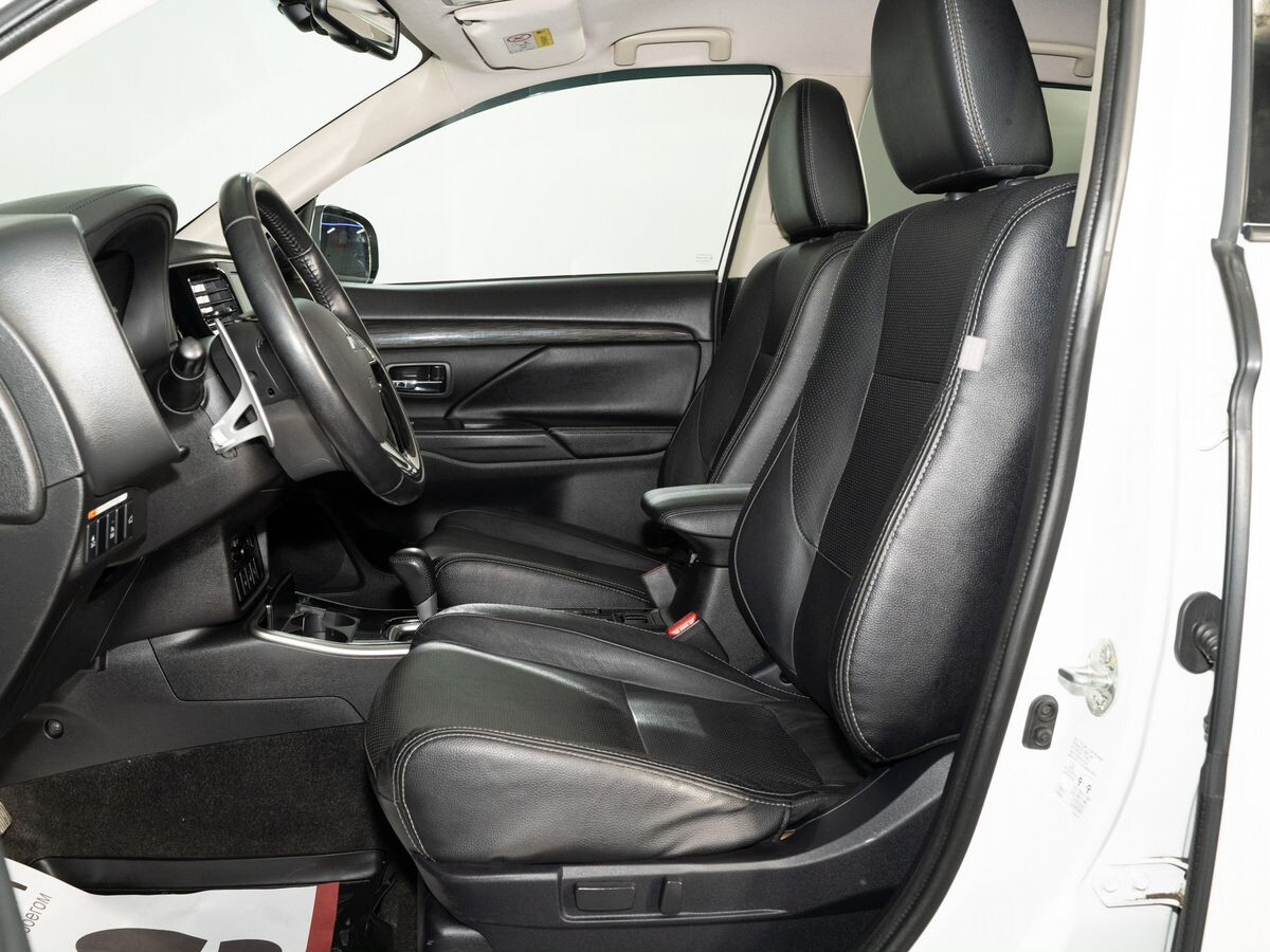 Mitsubishi Outlander 2017 - фото автомобиля