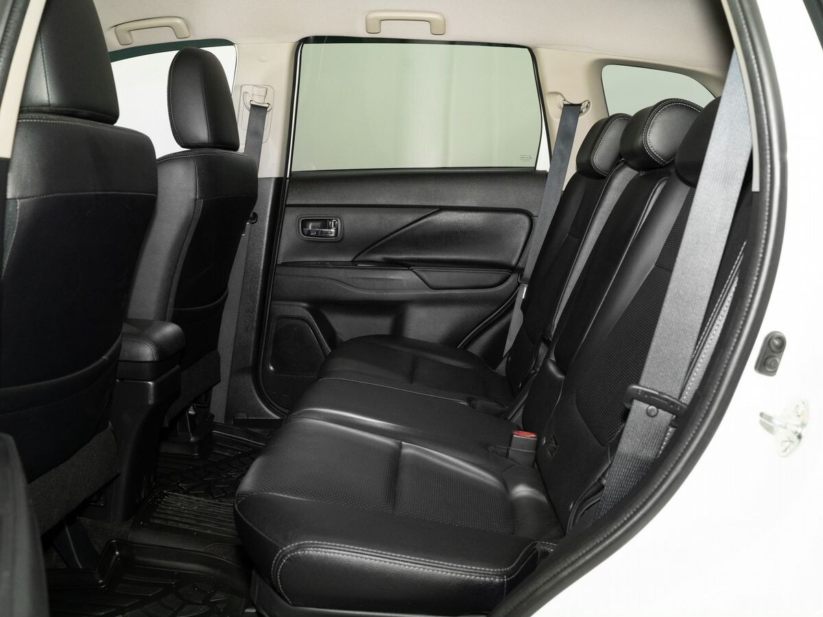 Mitsubishi Outlander 2017 - фото автомобиля