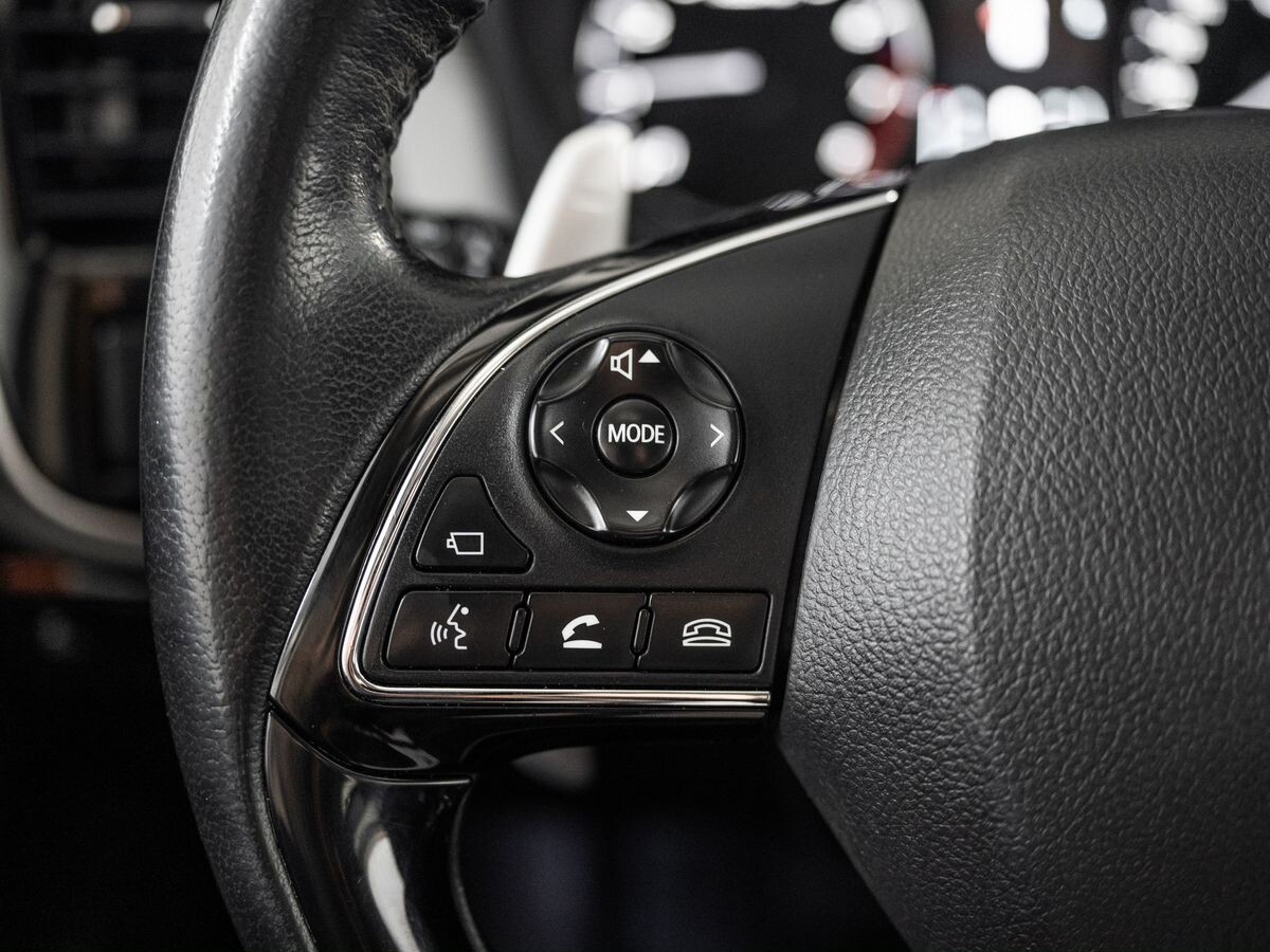 Mitsubishi Outlander 2017 - фото автомобиля