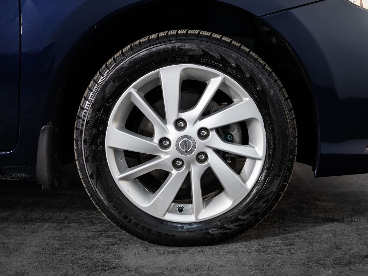 Nissan Tiida 2015 - фото автомобиля