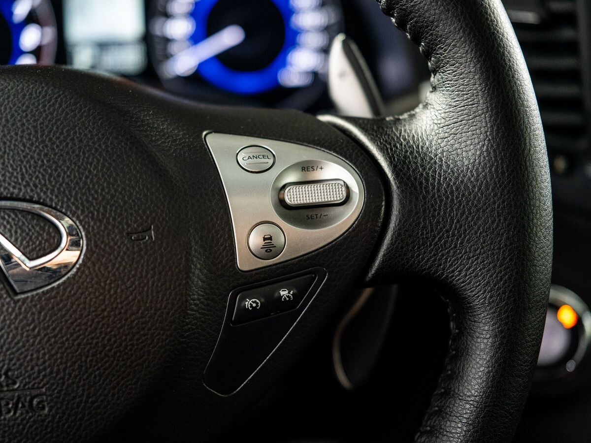 Infiniti QX70 2013 - фото автомобиля