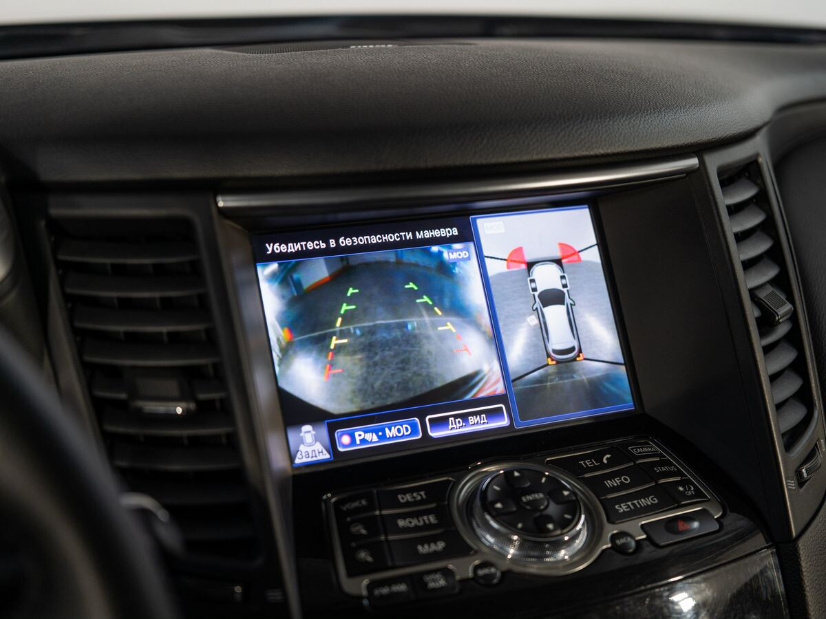 Infiniti QX70 2013 - фото автомобиля