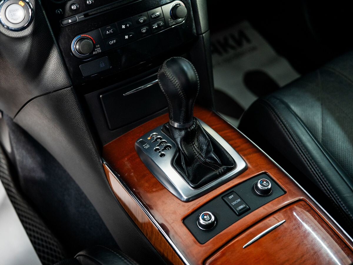 Infiniti QX70 2013 - фото автомобиля