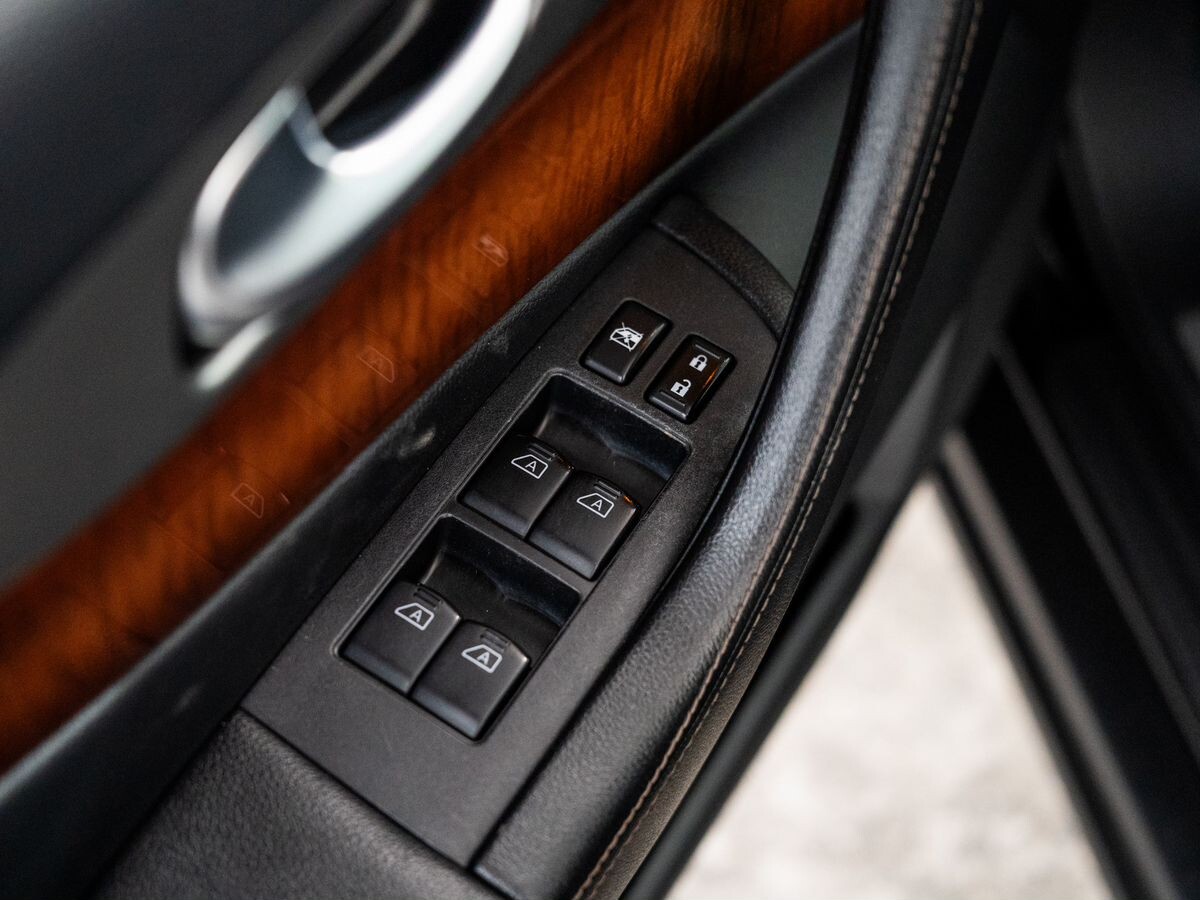 Infiniti QX70 2013 - фото автомобиля