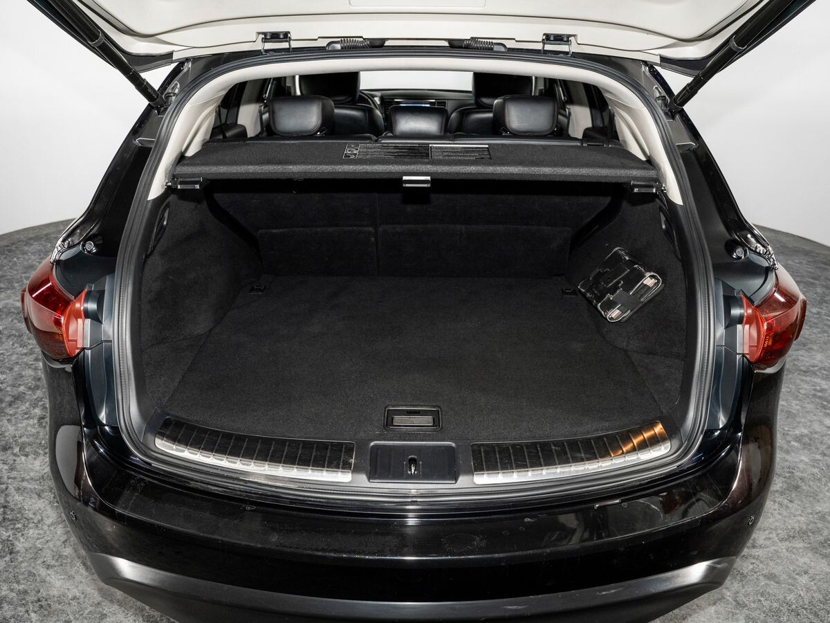 Infiniti QX70 2013 - фото автомобиля