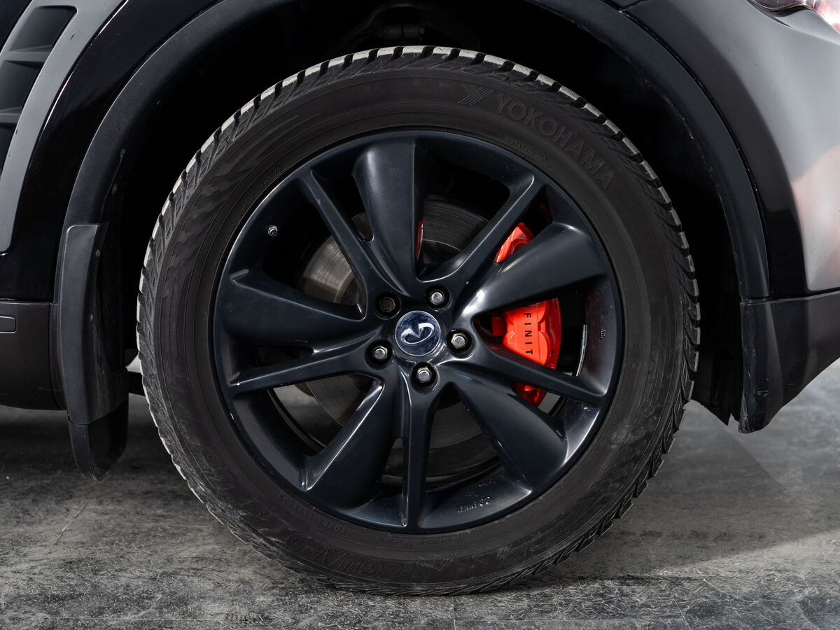 Infiniti QX70 2013 - фото автомобиля