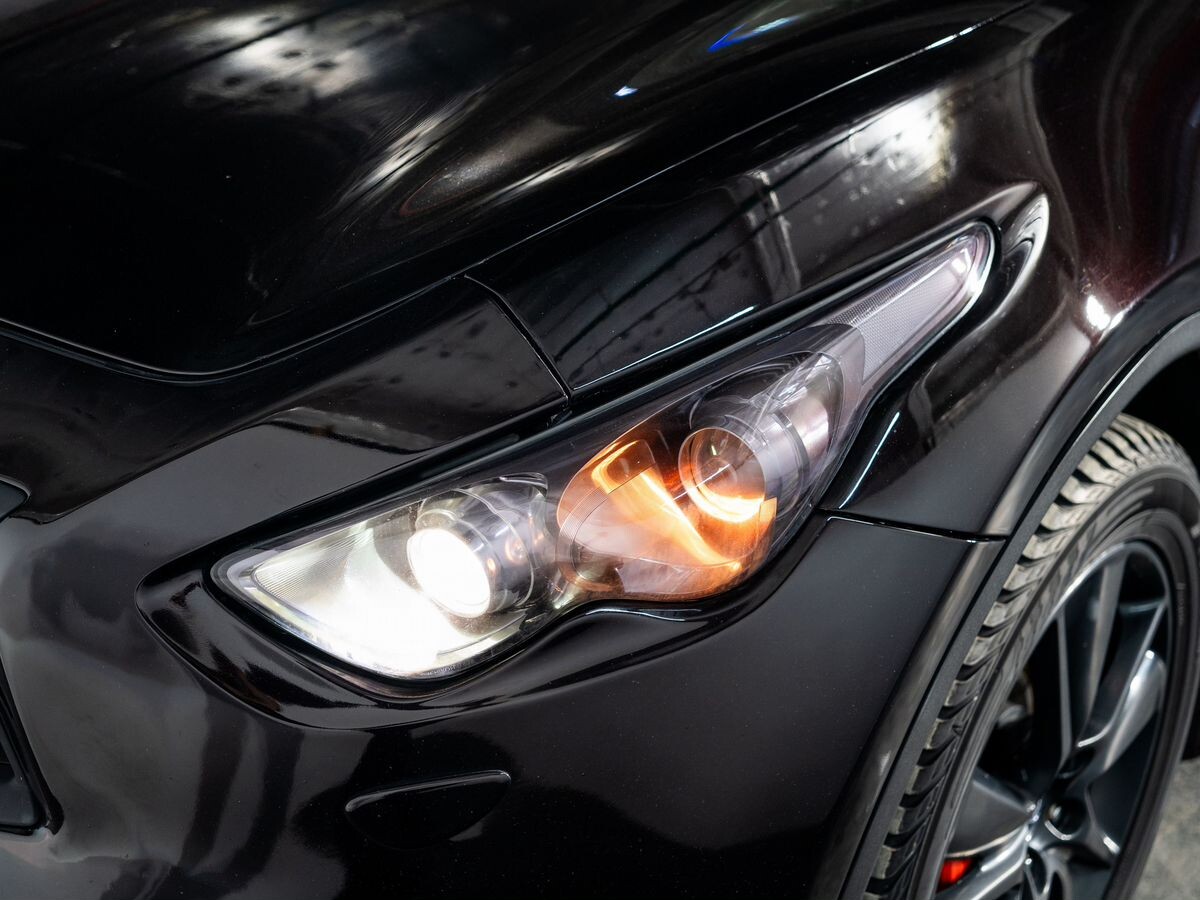 Infiniti QX70 2013 - фото автомобиля