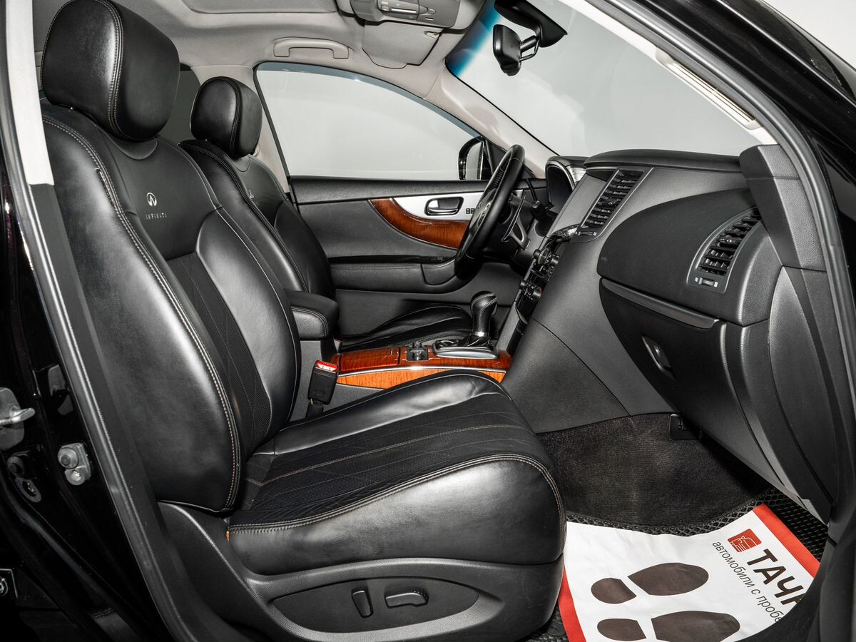 Infiniti QX70 2013 - фото автомобиля
