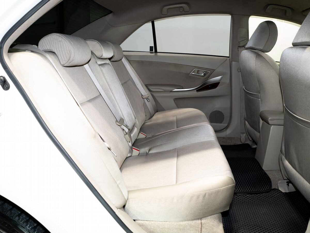 Toyota Premio 2012 - фото автомобиля