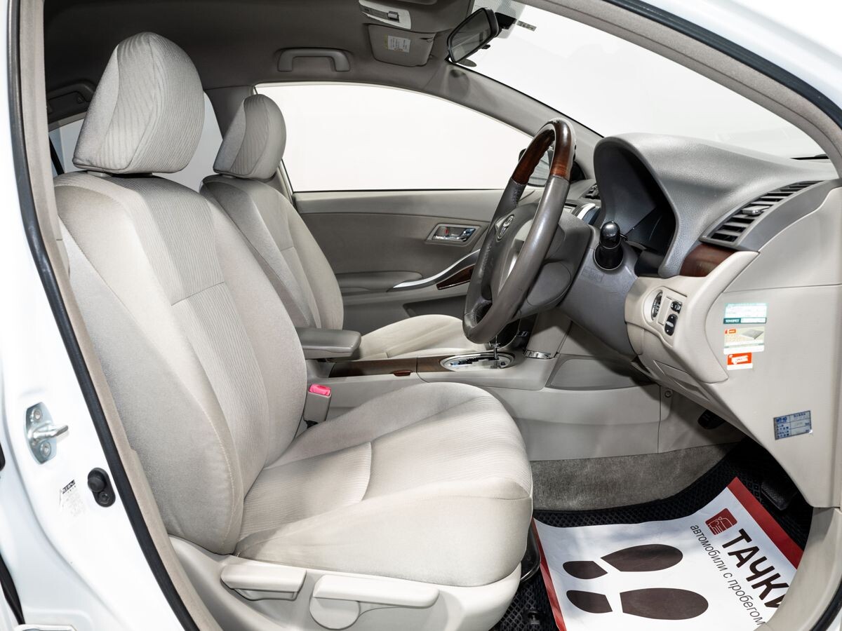 Toyota Premio 2012 - фото автомобиля