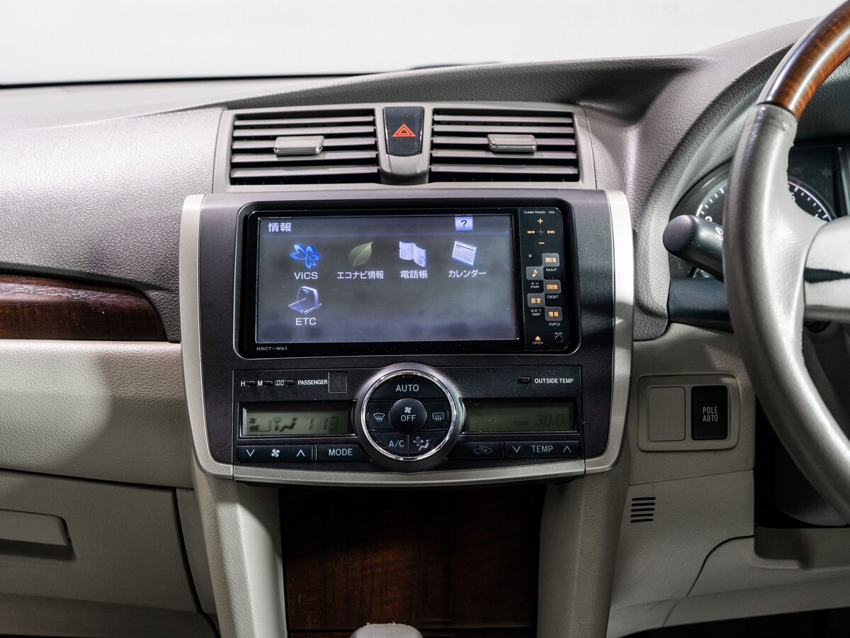 Toyota Premio 2012 - фото автомобиля