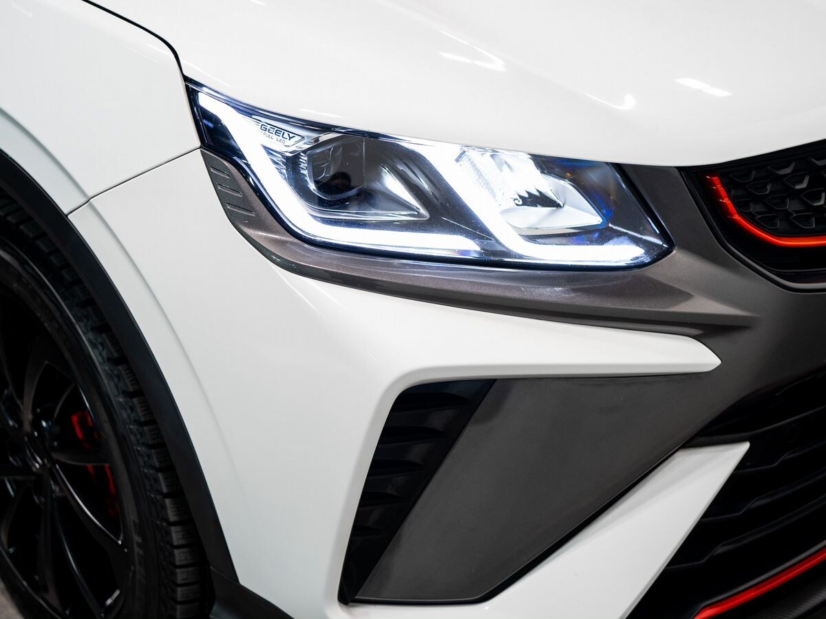 Geely Coolray 2022 - фото автомобиля