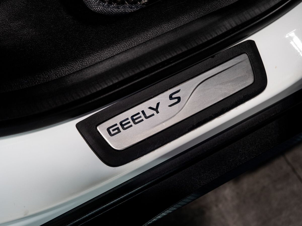 Geely Coolray 2022 - фото автомобиля